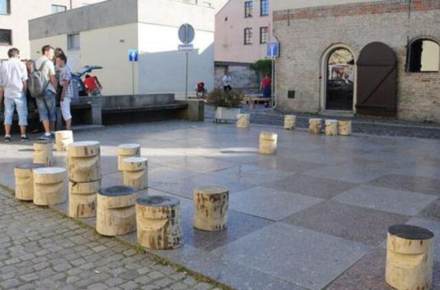 Senamiestį gaivina mėtydami kelmus