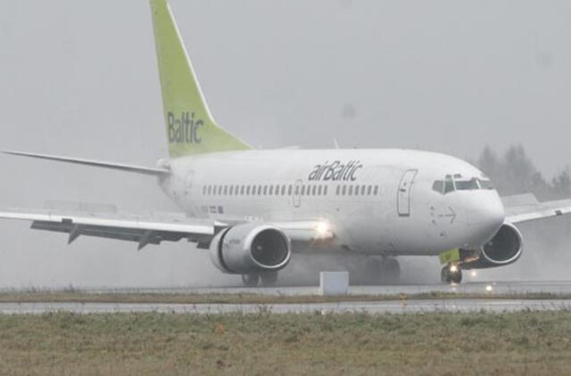 "Air Baltic" siūlo naują paslaugą - pasirinkti lėktuvo kaimyną