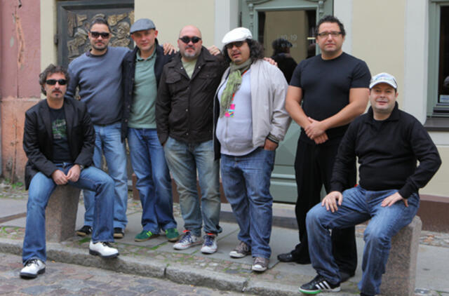 "Akaga" žada pakelti klaipėdiečius nuo suolų