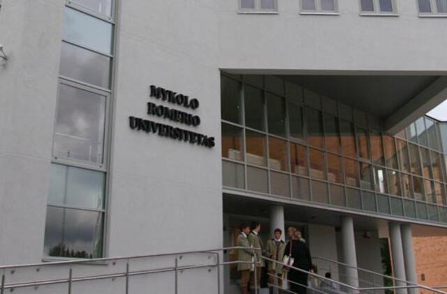 Girtas automobilį vairavęs M. Romerio universiteto lektorius siekė išvengti atsakomybės