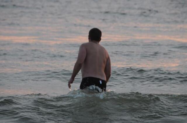 Jūros vanduo ties Klaipėda: švarus, bet šaltas