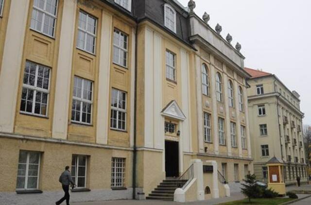 Norinčiųjų studijuoti menus - net du kartus mažiau