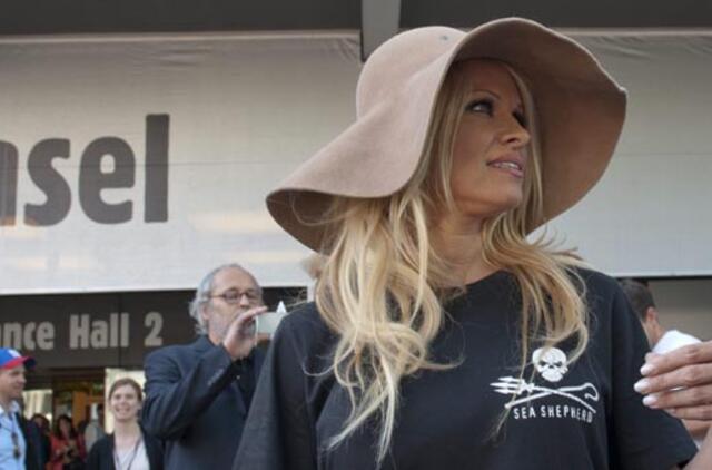 Pamela Anderson apsilankė meno festivalyje