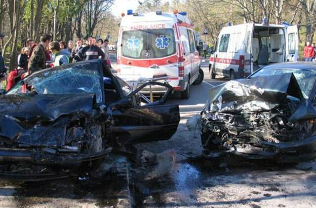 Pamiršti planai dulka lentynose