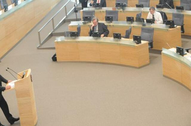 Parlamentarų grupė siūlo surengti neeilinę Seimo sesiją dėl referendumo paskelbimo