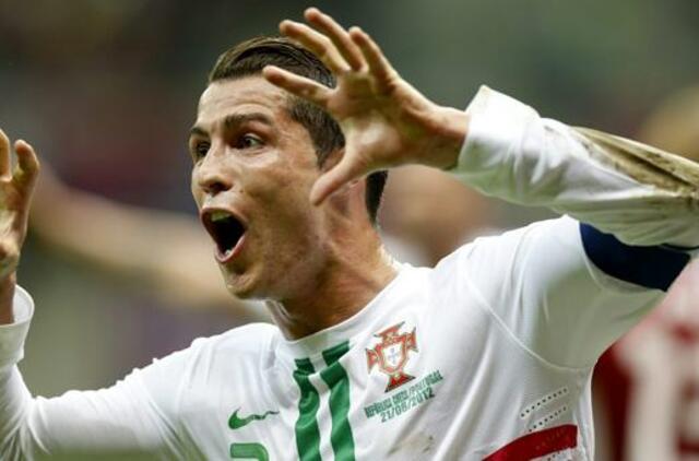 Pirmąja pusfinalio dalyve tapo Portugalijos komanda