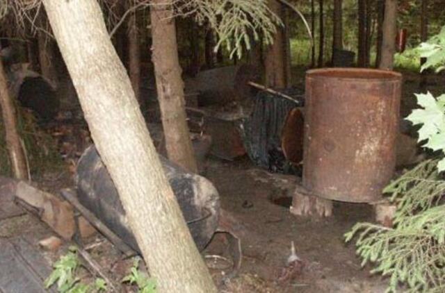 Šilutės rajone sulaikytas naminę degtinę gaminęs jaunuolis