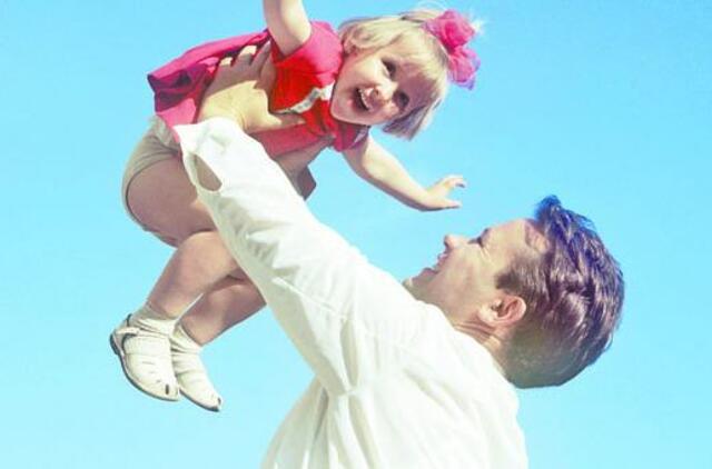 Tėtis gali viską, tik negali būti mama