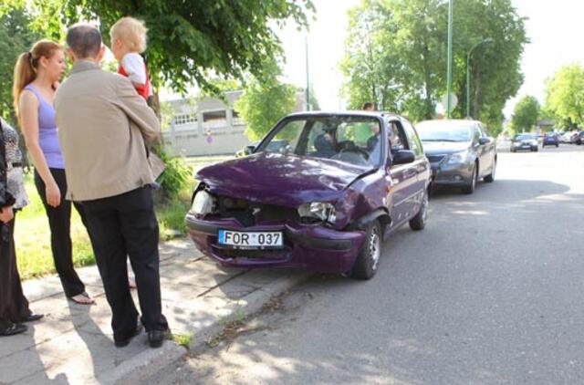 Ženklas "Stop" kai kuriems vairuotojams - nematomas