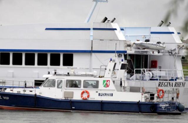 Iš degančio keleivinio laivo Vokietijoje išgelbėti 102 britų atostogautojai