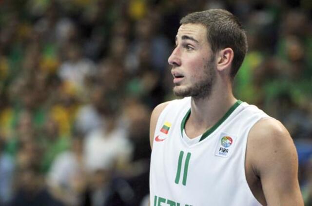 Jonas Valančiūnas pasirašė sutartį su Toronto „Raptors“