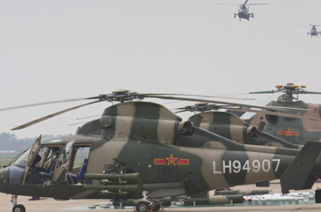 Kinija užsienio žurnalistams demonstravo karinius sraigtasparnius