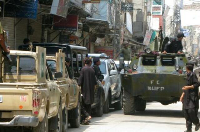 Pakistanas: teroristams užpuolus policijos nuovadą du žmonės žuvo, daugiau kaip 10 sužeista