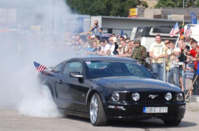 Palangą sudrebins amerikietiški automobiliai