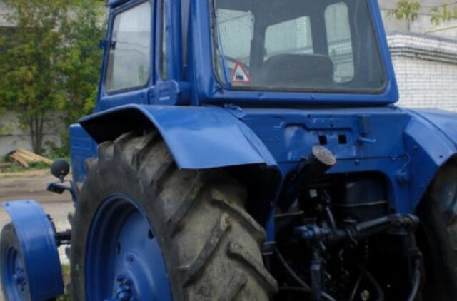 Panevėžio rajone žuvo traktorininkas