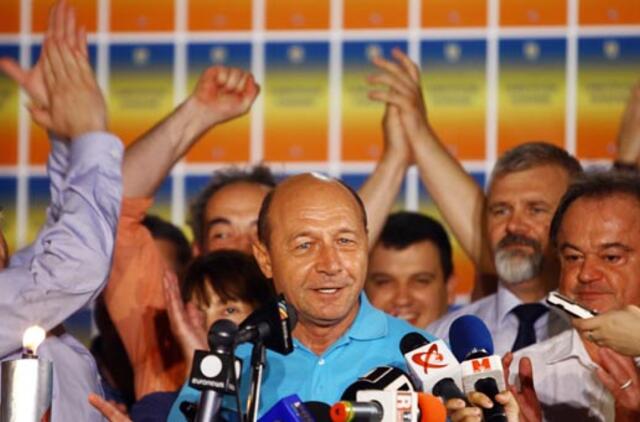 Rumunijos prezidentas laimėjo referendumą dėl apkaltos