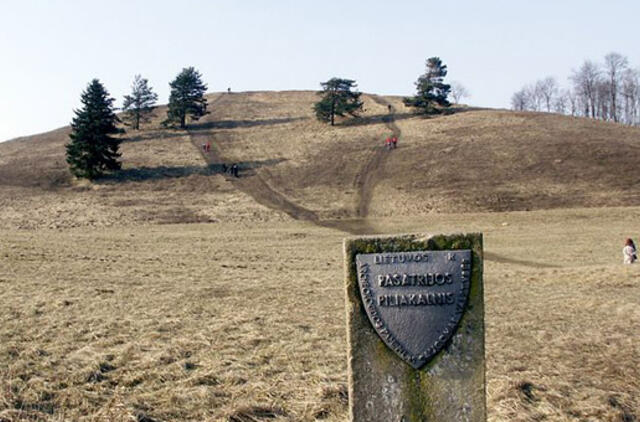 Šatrijos piliakalnis nustebino unikaliais archeologiniais radiniais