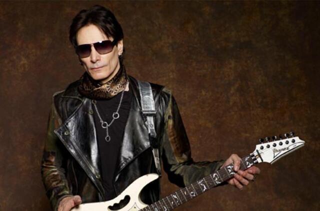 Spalį Lietuvoje koncertuos vienas geriausių gitaros virtuozų pasaulyje Steve Vai