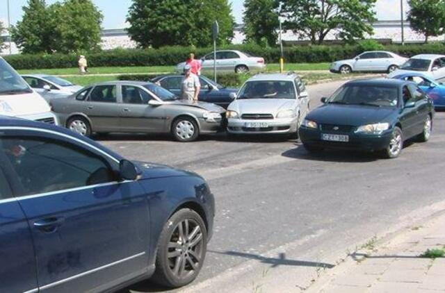 Svarbią transporto arteriją užkimšo moterų avarija