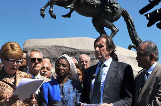 UNESCO smerkia "pasibjaurėtinus" nusikaltimus Malyje, kur griaunami istoriniai statiniai