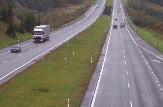 Vasara - palankiausias laikas įsigyti automobilį