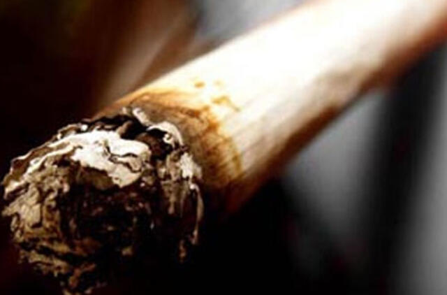 Drausti vaikams rūkyti negalima