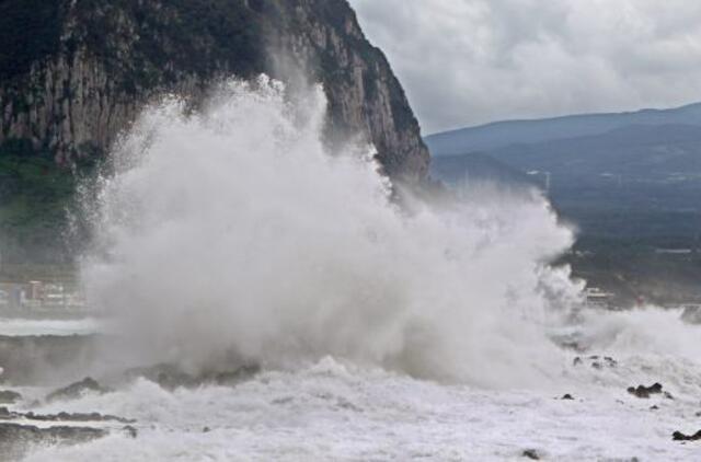 Galingas taifūnas nuo Japonijos juda Pietų Korėjos link