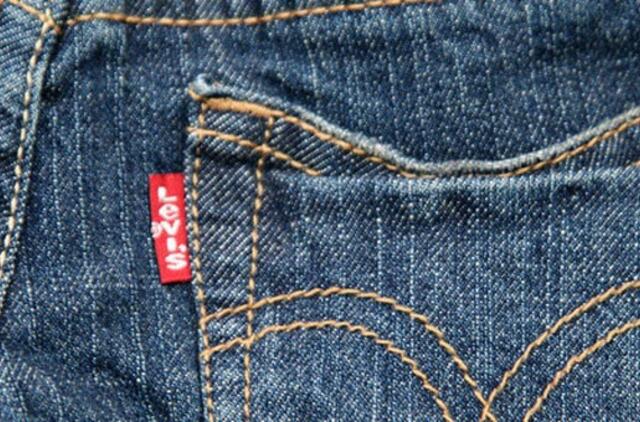 Ilgapirštis paliko piniginę su asmens dokumentais aukos kelnėse