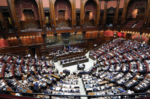 Italijos parlamentas pritarė naujoms taupymo priemonėms