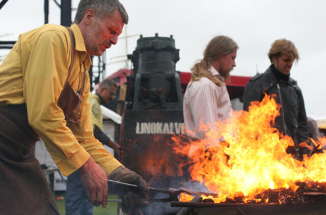 Kalviai kaitins priekalus plenere "KETURI VĖJAI 2012"