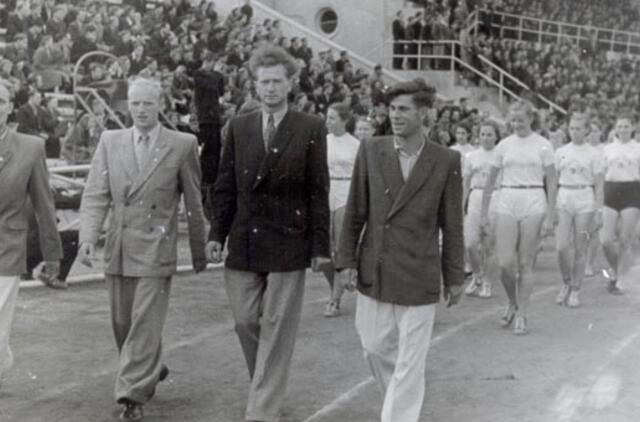 Klaipėdos akvarelės: namai ir žmonės (256)