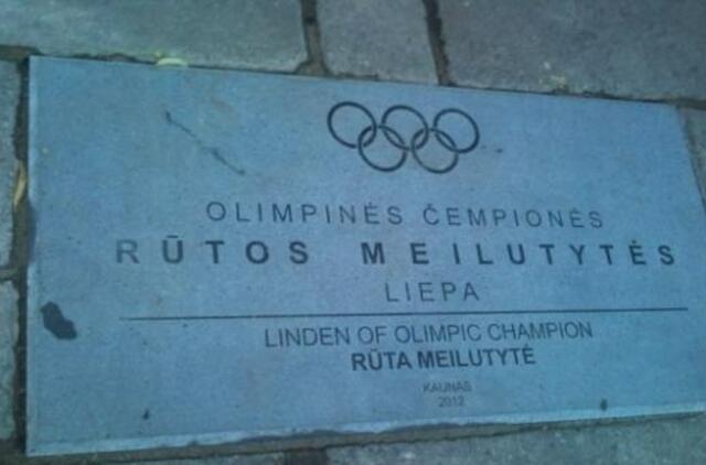 Rūtai Meilutytei skirtoje plokštėje - grubi klaida