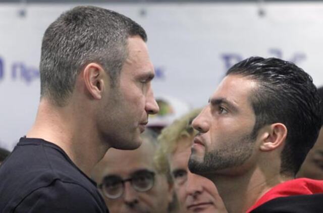 Vitalijus Kličko kovos su Manueliu Čaru iš Vokietijos