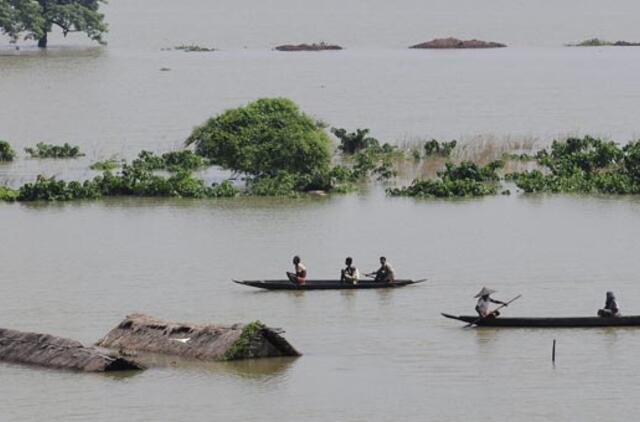 Indijoje potvyniai jau pareikalavo 19 aukų