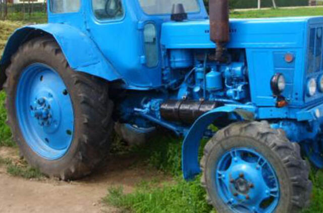 Kėdainiuose mirė traktoriaus partrenkta dviratininkė