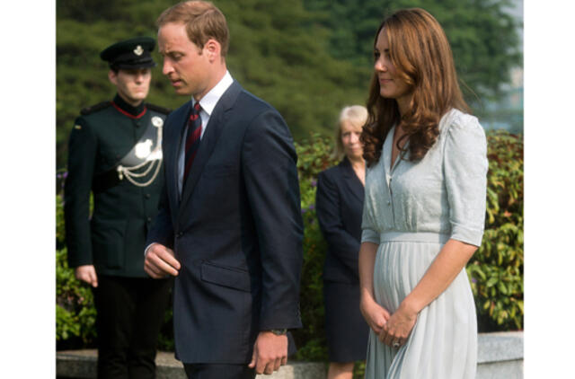 Kembridžo hercogienės Keit kelionę po Aziją lydi spėlionės apie jos nėštumą