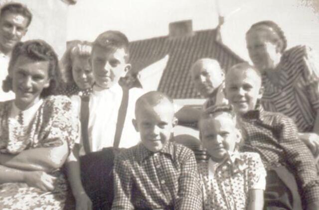 Klaipėdos akvarelės: namai ir žmonės (262)