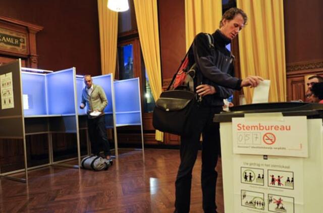 Nyderlandų parlamento rinkimuose prieš imigrantus pasisakanti partija atsilieka