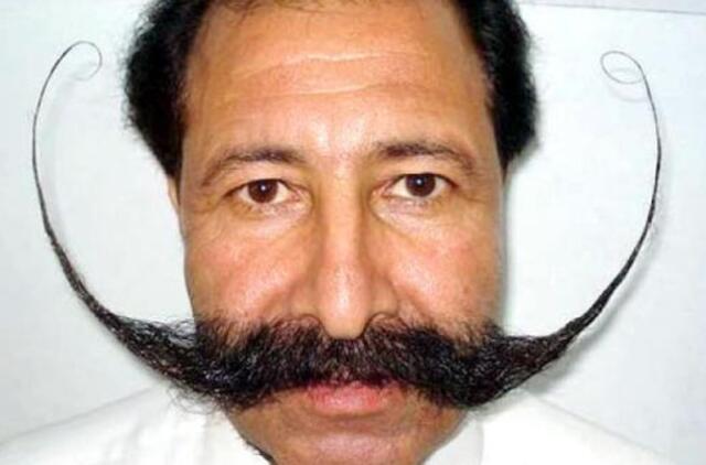 Pakistanietis paliko gimtuosius namus, kad išsaugotų ūsus