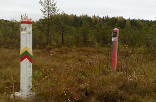 Pelkėje prie Baltarusijos rasti 3 tūkst. pakelių cigarečių