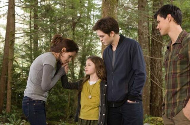 Pristatytas naujasis veiksmo kupinas filmo "Brėkštanti aušra. 2 dalis" anonsas