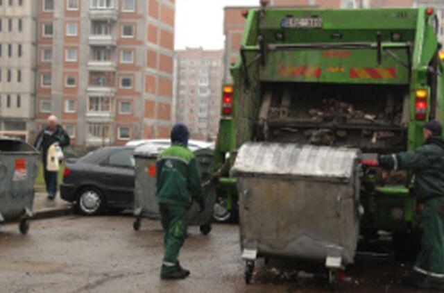 Šiukšles pigina iš oro nukritę milijonai