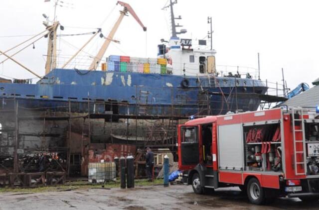Žvejų uostelyje degė laivas "Alfa"