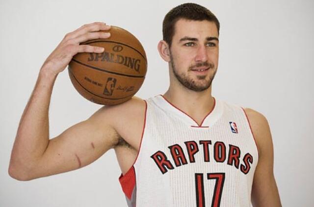 Krepšininkai D. Motiejūnas ir J. Valančiūnas debiutavo NBA komandose