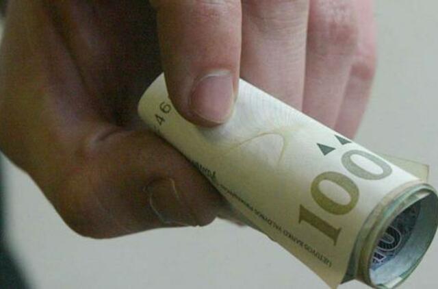 Kyšininkavimo byloje prokuroras netiki moterų emocijomis, advokatas – kaltinimų pagrįstumu