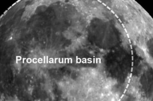 Mėnulio paviršių formavo ir Austrijos dydžio asteroidas