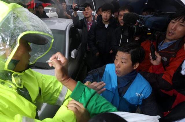 Pietų Korėja uždraudė skrajučių akciją