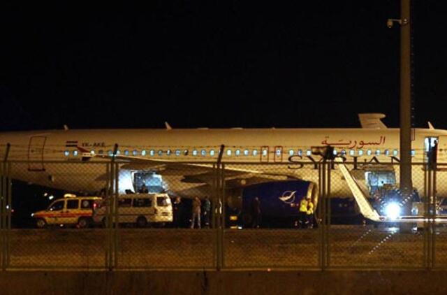 Sirijos keleivinis lėktuvas buvo priverstas nusileisti Turkijoje