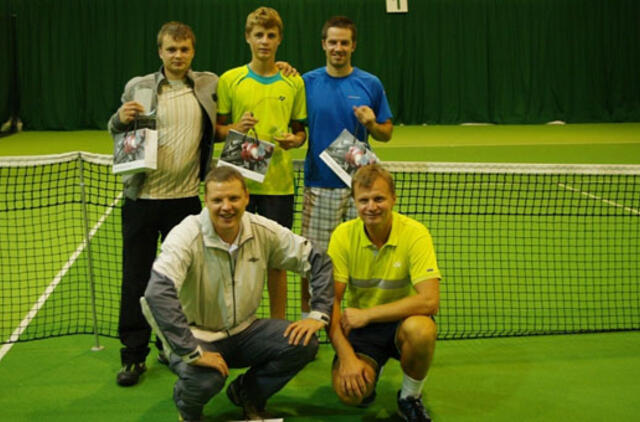 Tenisininkai išsidalijo laurus