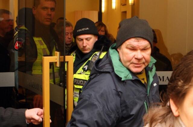 VRK prašoma panaikinti rinkėjų papirkimo organizavimu įtariamo kandidato į Seimą R. Podolskio teisinę neliečiamybę